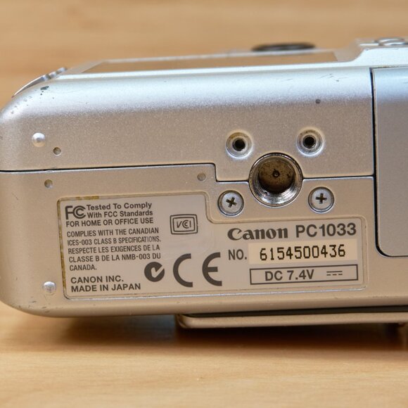 Vintage Canon PowerShot S45 4MP Digital Camera w/ 3x Optical Zoom, Made in Japan - Picture 8 of 9